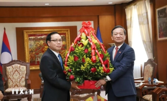 Lao officials congratulate Vietnamese ambassador on CPV’s 95th anniversary